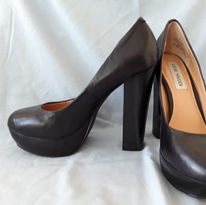 Steve Madden Size6 Black "Sarina" Platform Pumps