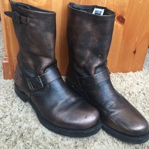 Frye low heel low shaft metallic boots