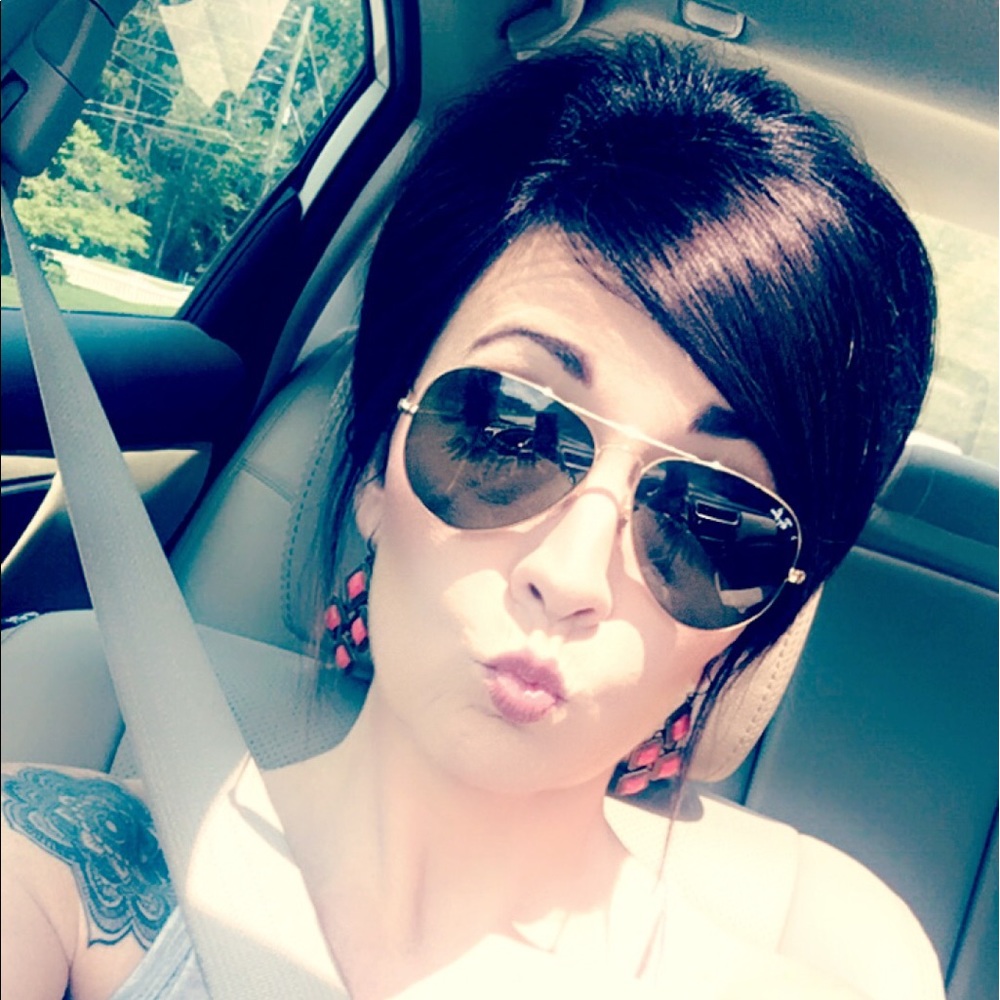 Meet your Posher, Andrea