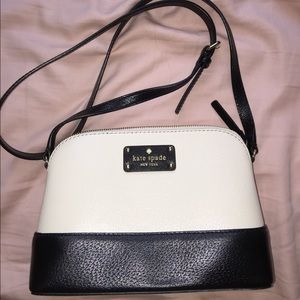 Kate Spade Crossbody 👛 $110 OBO