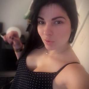 Meet your Posher, Dayana