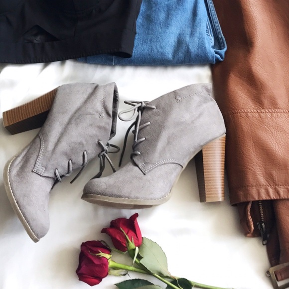 Old Navy Shoes - HEEL BOOTIES GRAY OLD NAVY Size 10