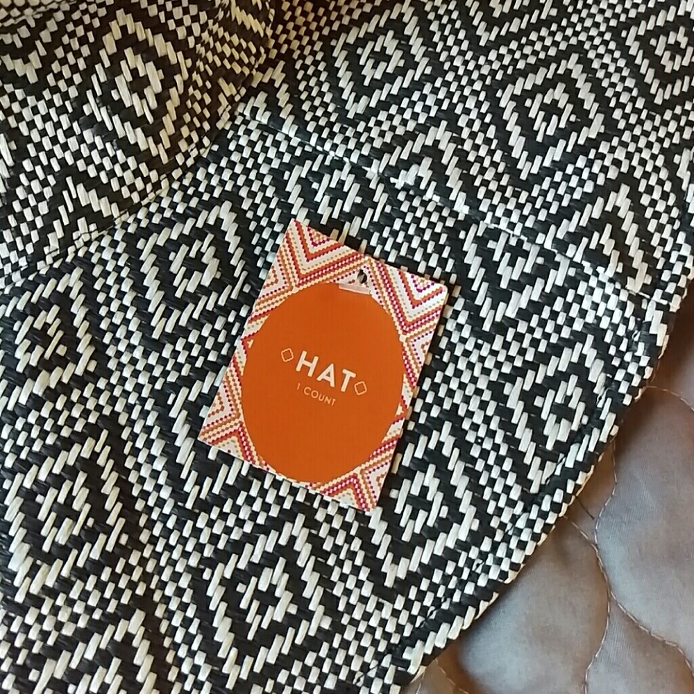 Hat - Picture 2 of 3