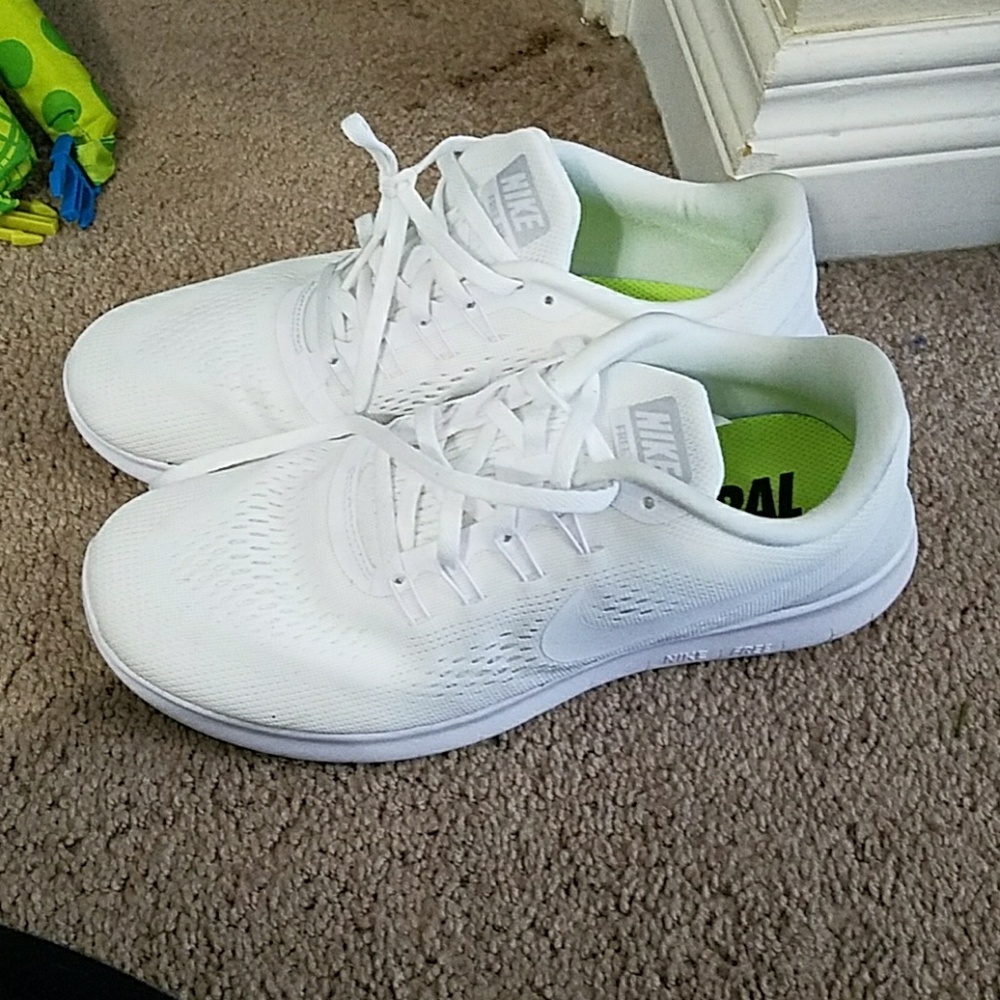 Nike free runs only worn once