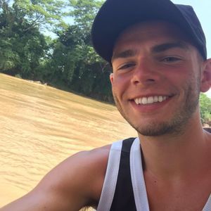 Meet your Posher, Devin