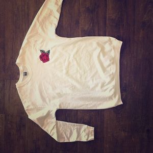 Trendy White Rose Embroidered Sweatshirt 🌹