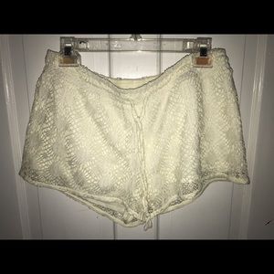 Lace fabric shorts