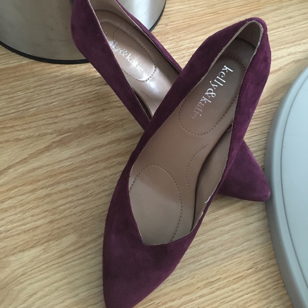 3" inch dark burgundy suede pumps.