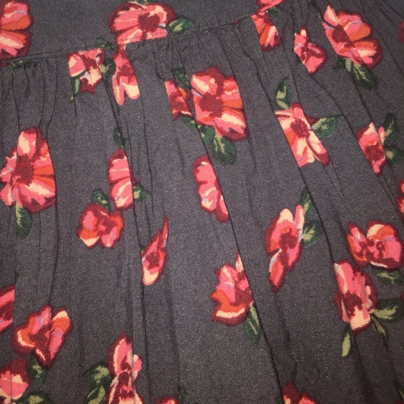 soft floral skirt - Picture 2 of 4