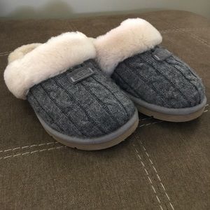 Like new Grey Ugg slippers