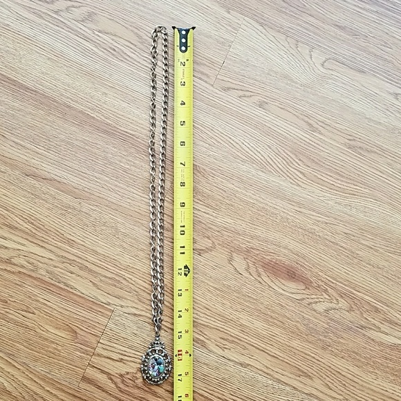 Unique Neclace - Picture 2 of 3