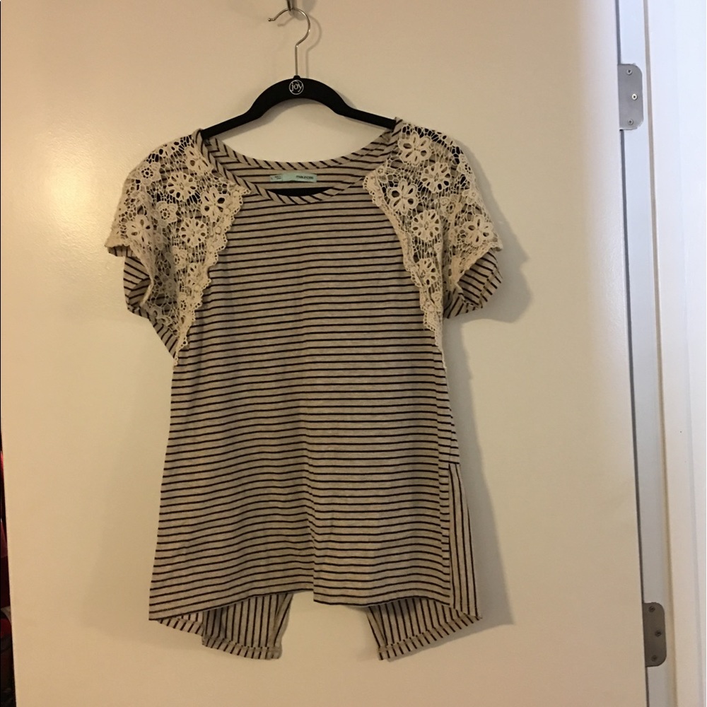Short sleeve top