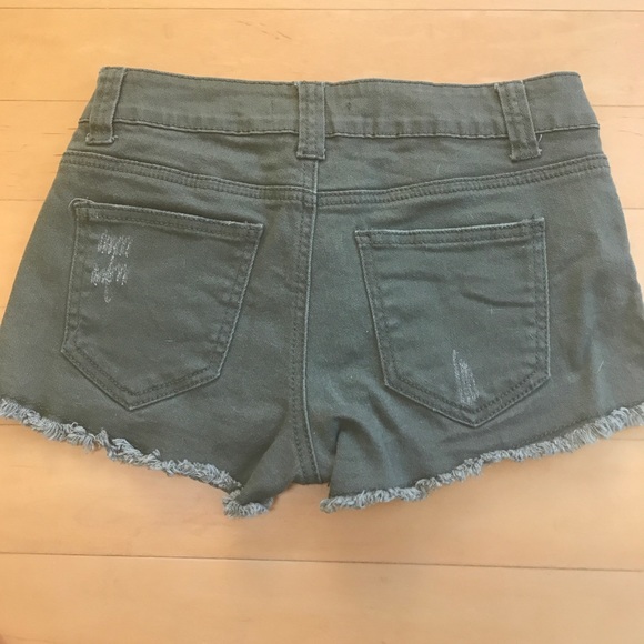🎉3/$20 F21 Olive Cut-Off Shorts - Picture 2 of 6