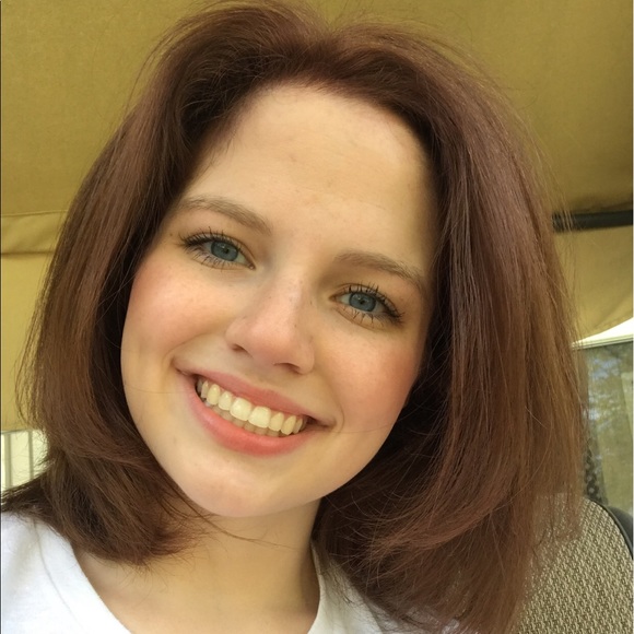 Meet the Posher Other - Meet your Posher, Emily