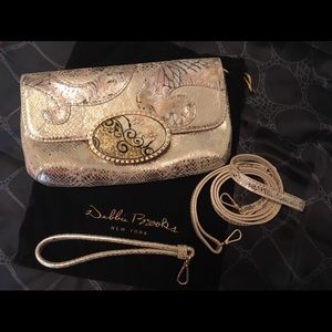 NWOT Genuine Italian Leather Purse w gold details!