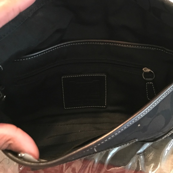 Classic All black Coach handbag - Picture 3 of 3