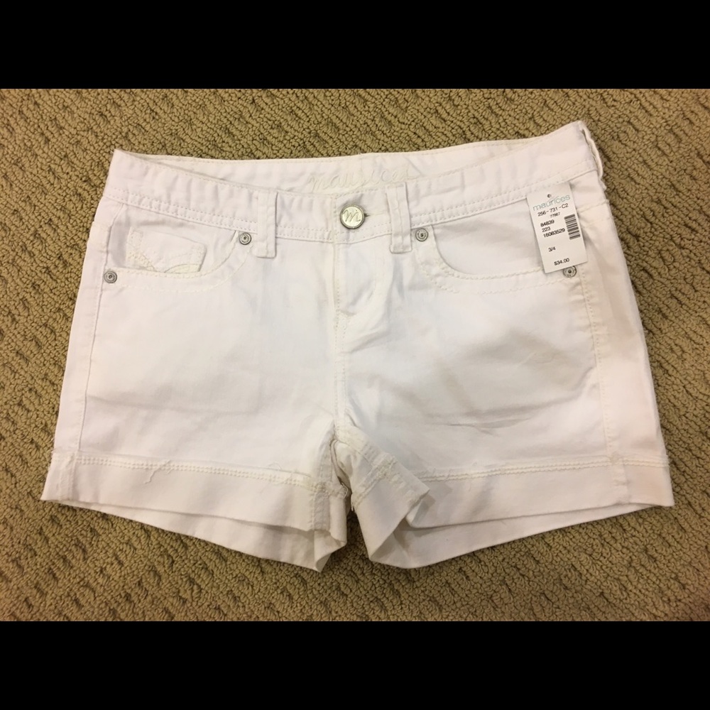 New white Maurice's size 3/4 shorts