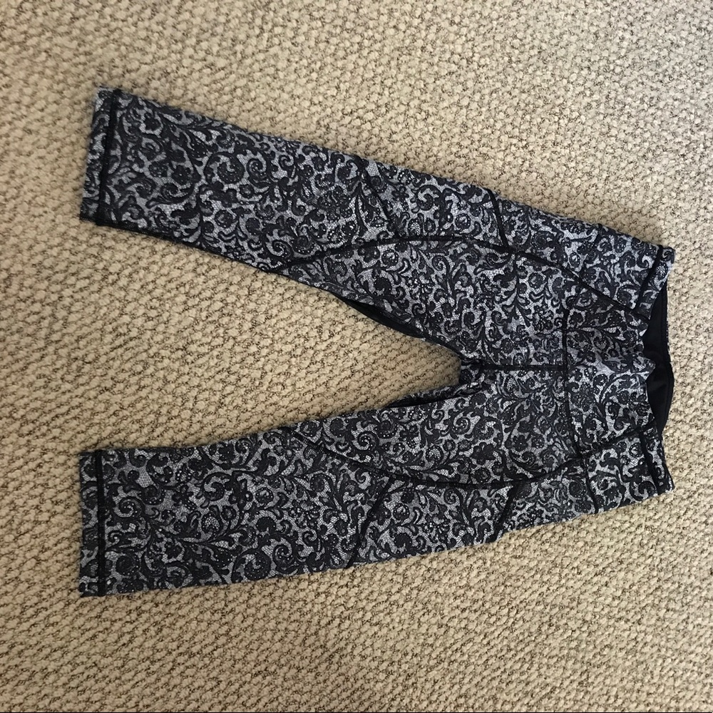 Lululemon crop running pants.