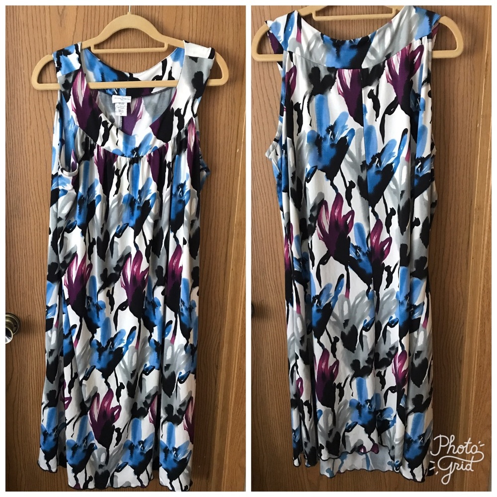 🚨Available until 4/1/18🚨Dress With Floral Print