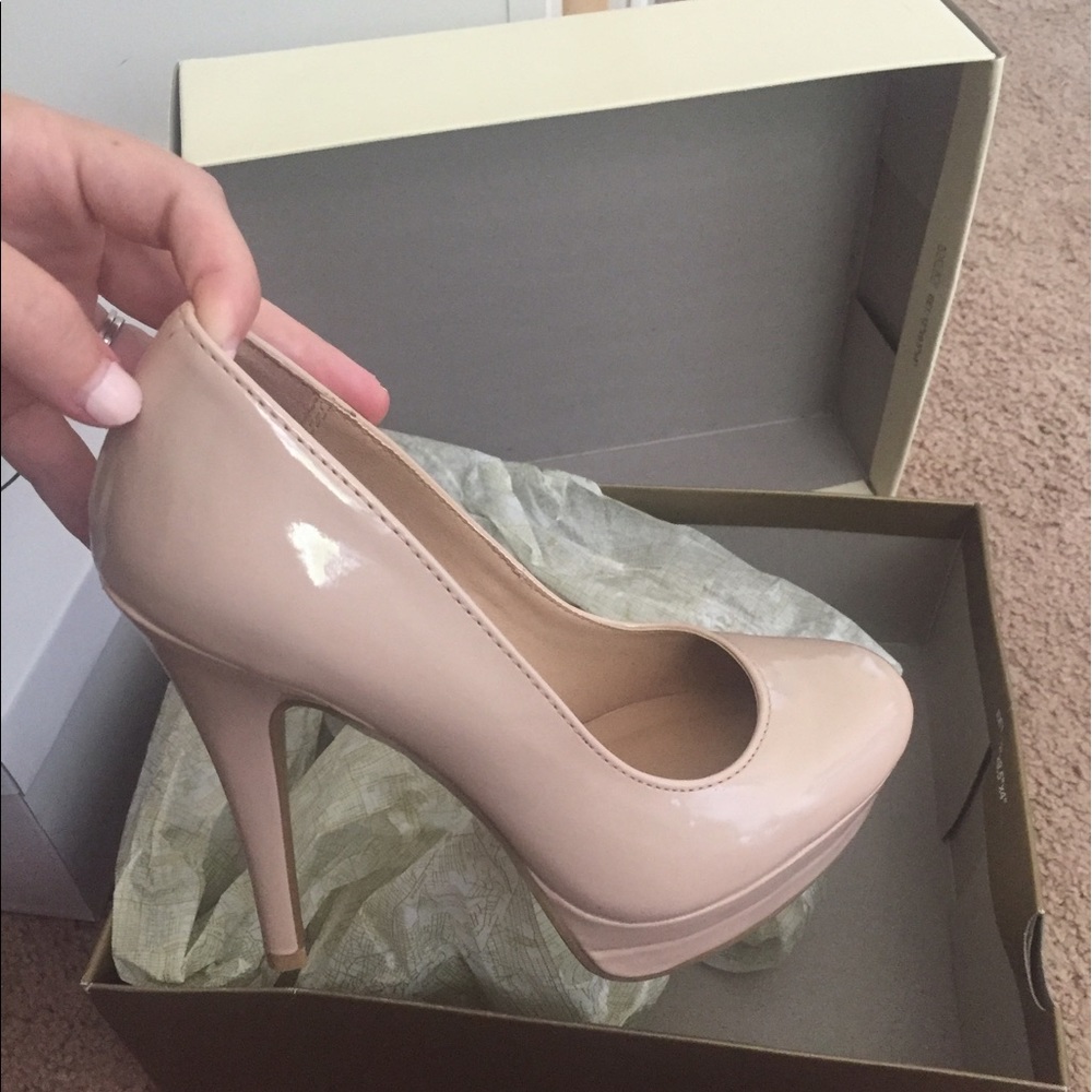 Lauren Conrad nude heels size 7