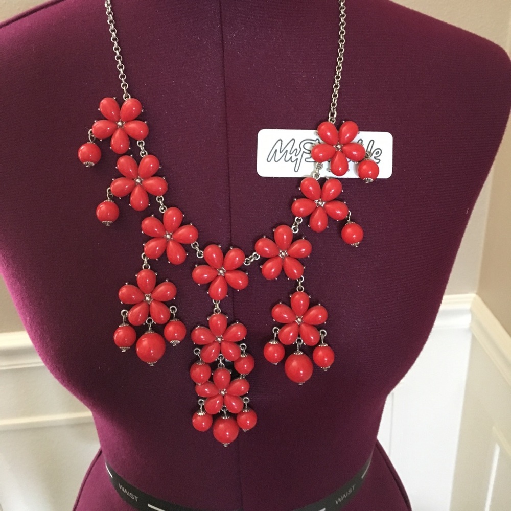NWOT Red Statement Necklace