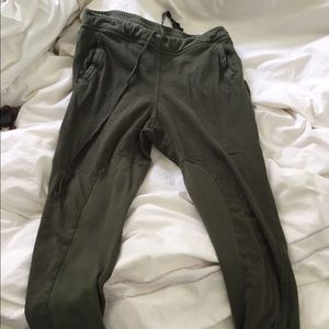 Kendall & Kylie Joggers Olive Green