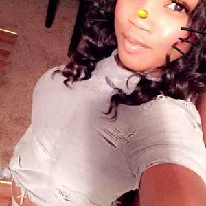 Meet your Posher, Raquel