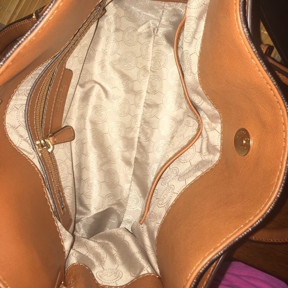 Gently worn MK purses. - Picture 2 of 7