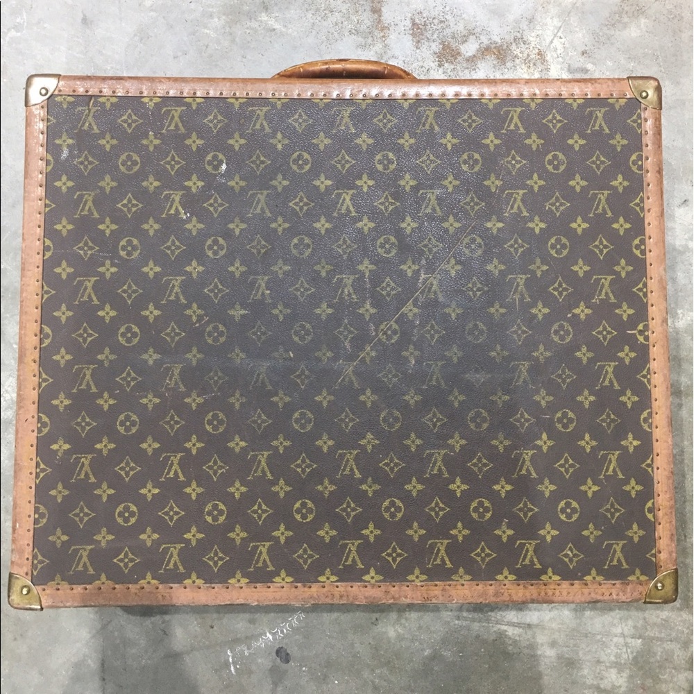 Vintage Louis Vuitton suitcase (1920's)