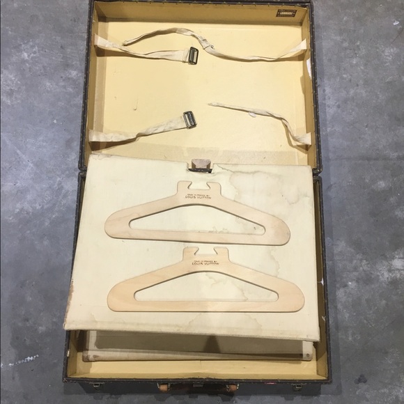 Vintage Louis Vuitton suitcase (1920's) - Picture 4 of 8