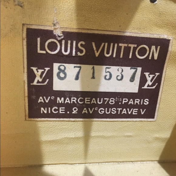 Vintage Louis Vuitton suitcase (1920's) - Picture 5 of 8