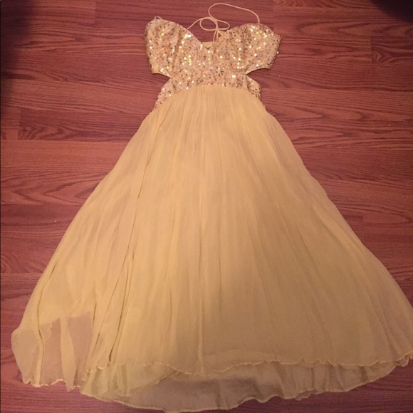 BCBG MaxAzria dress with sequins and side cutouts - Picture 3 of 5