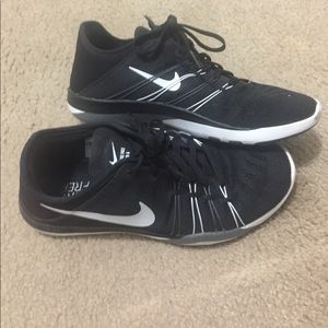 Nike Free TR 6