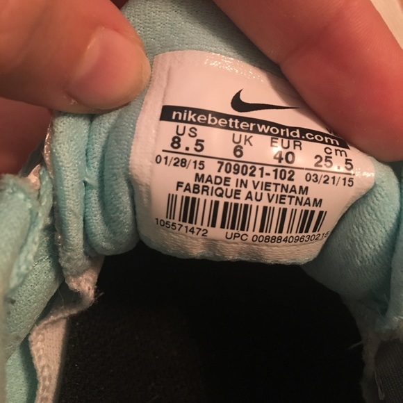 Baby blue and white Nikes - Picture 3 of 5