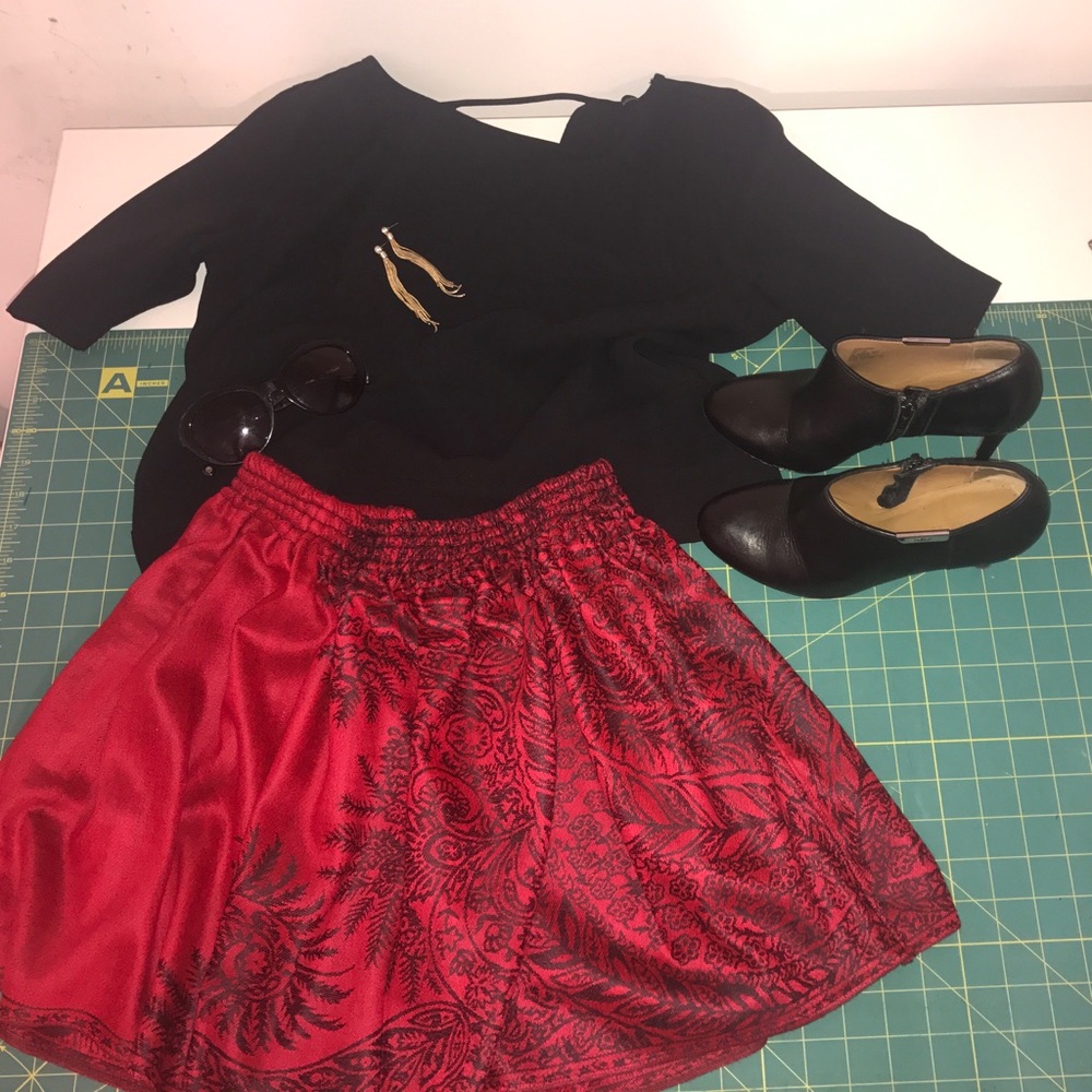 Medium Red and black Pashmina skirt