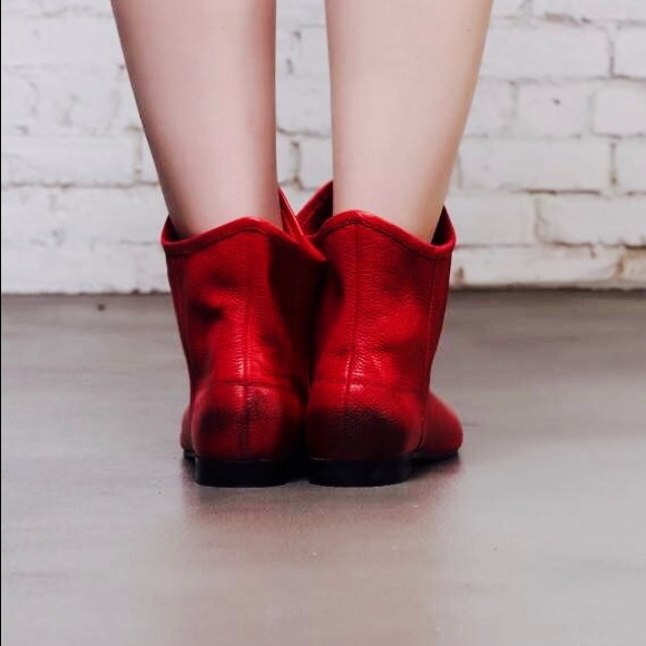 NIB Red Distressed Leather Slouch Ankle Bootie - Picture 4 of 6