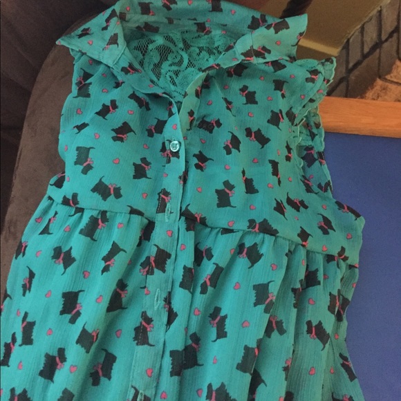 Tops - Picture 3 of 4