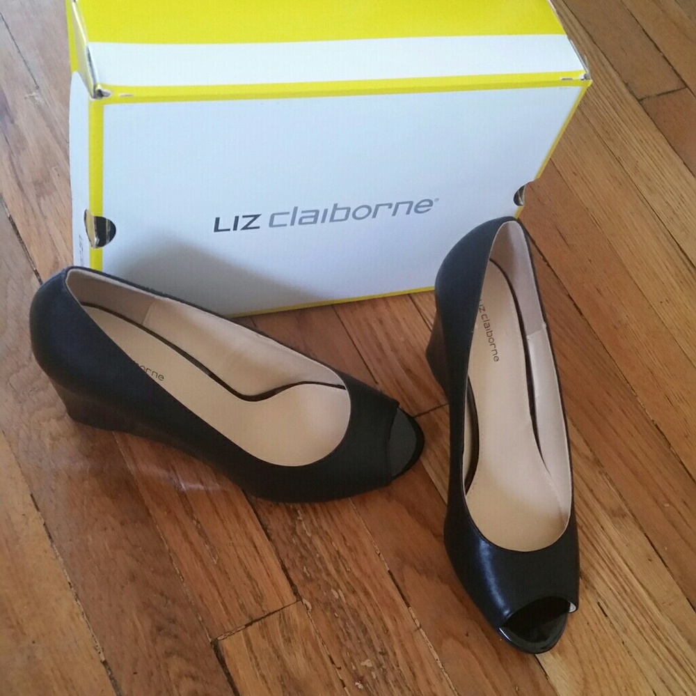 LC Paula peep toe shoe