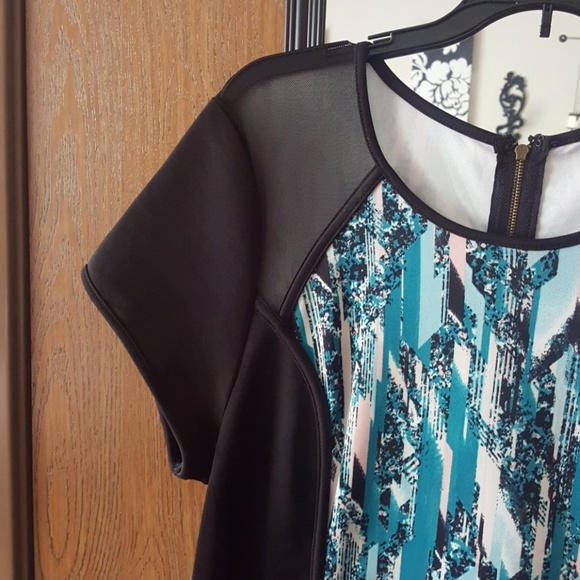 Bodycon Panel Dress - Picture 2 of 4