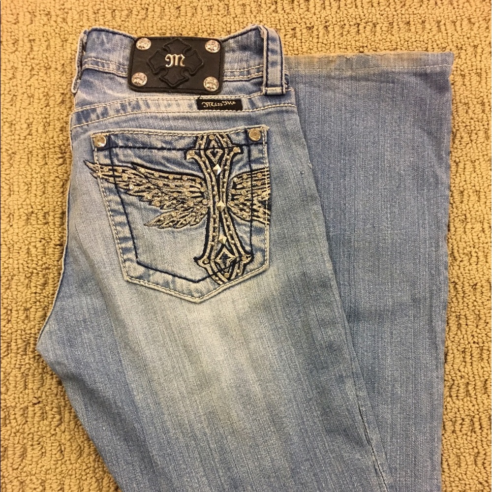 Miss Me brand bootcut Light jean in size 28