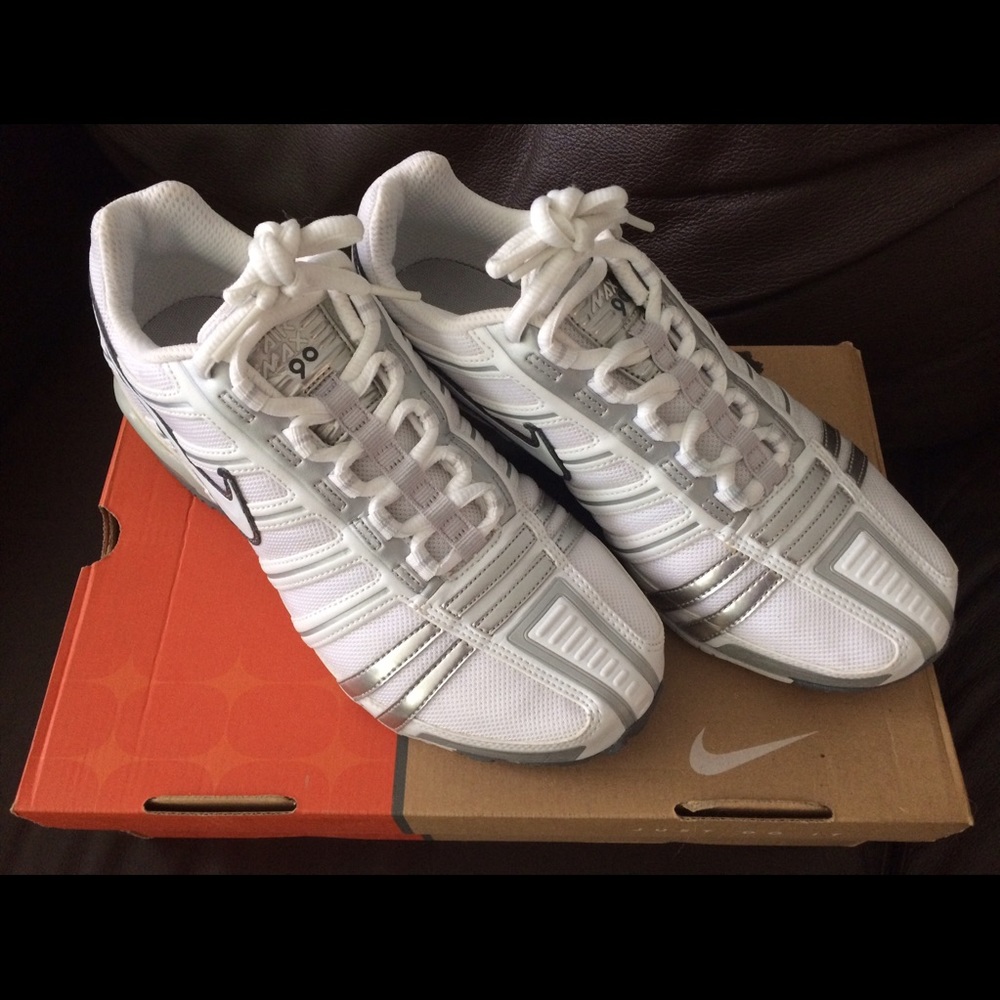 Nike Women's Air Max 90 Trainer