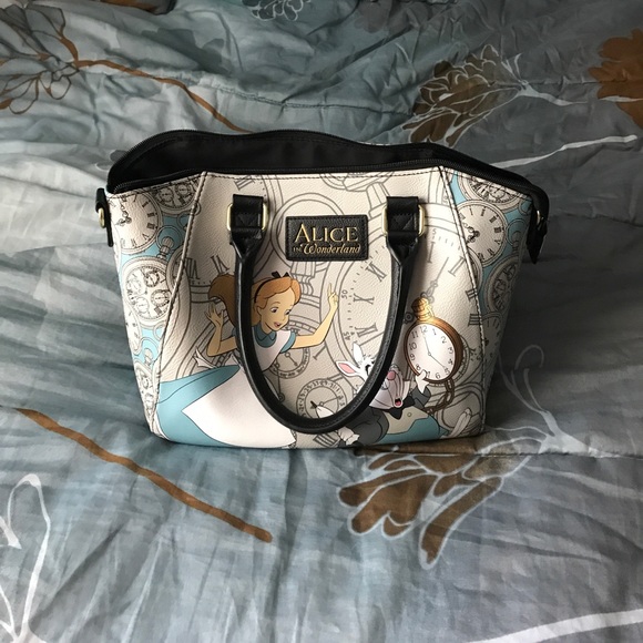Hot Topic Handbags - Purse