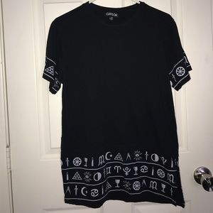Symbol long tee with slit bottom