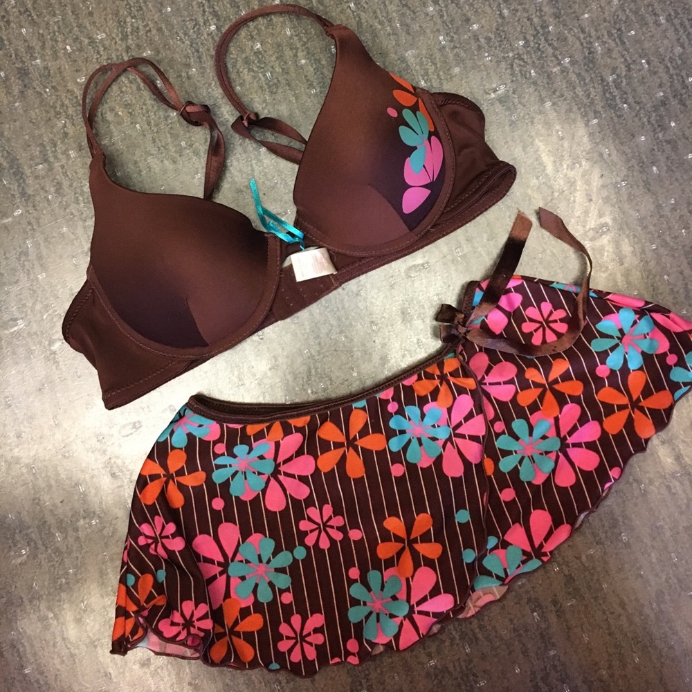 Brown floral bra and skirted thing set 34B bra