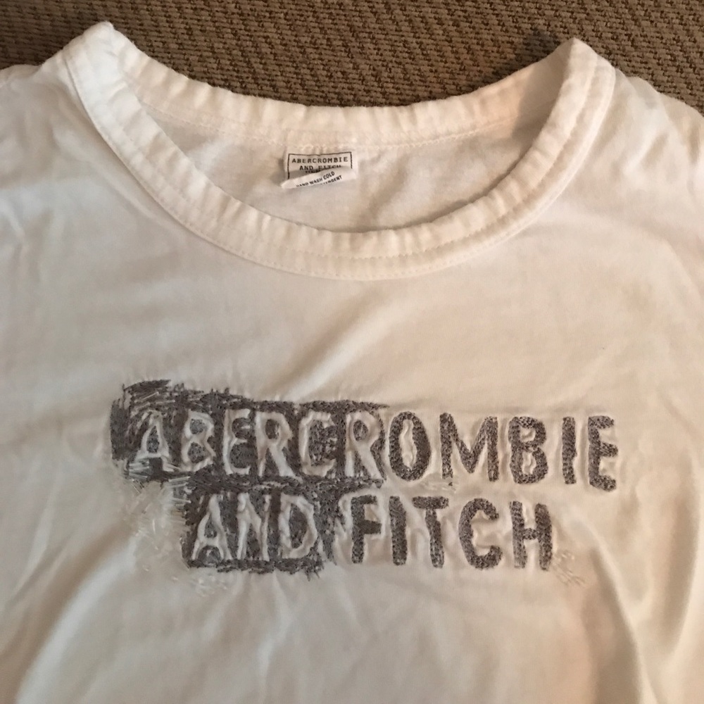 Abercrombie and Fitch Women's T-Shirt - Picture 2 of 2