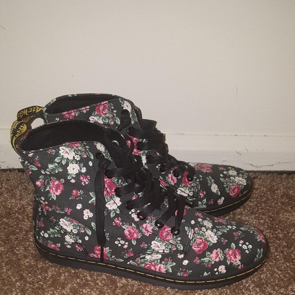 Floral Dr martens