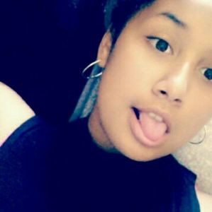 Meet your Posher, Dayana