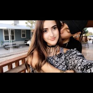 Meet your Posher, Valeria