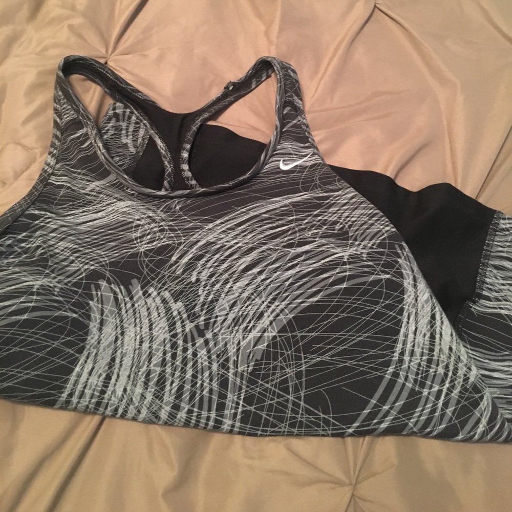 Nike drifit tank