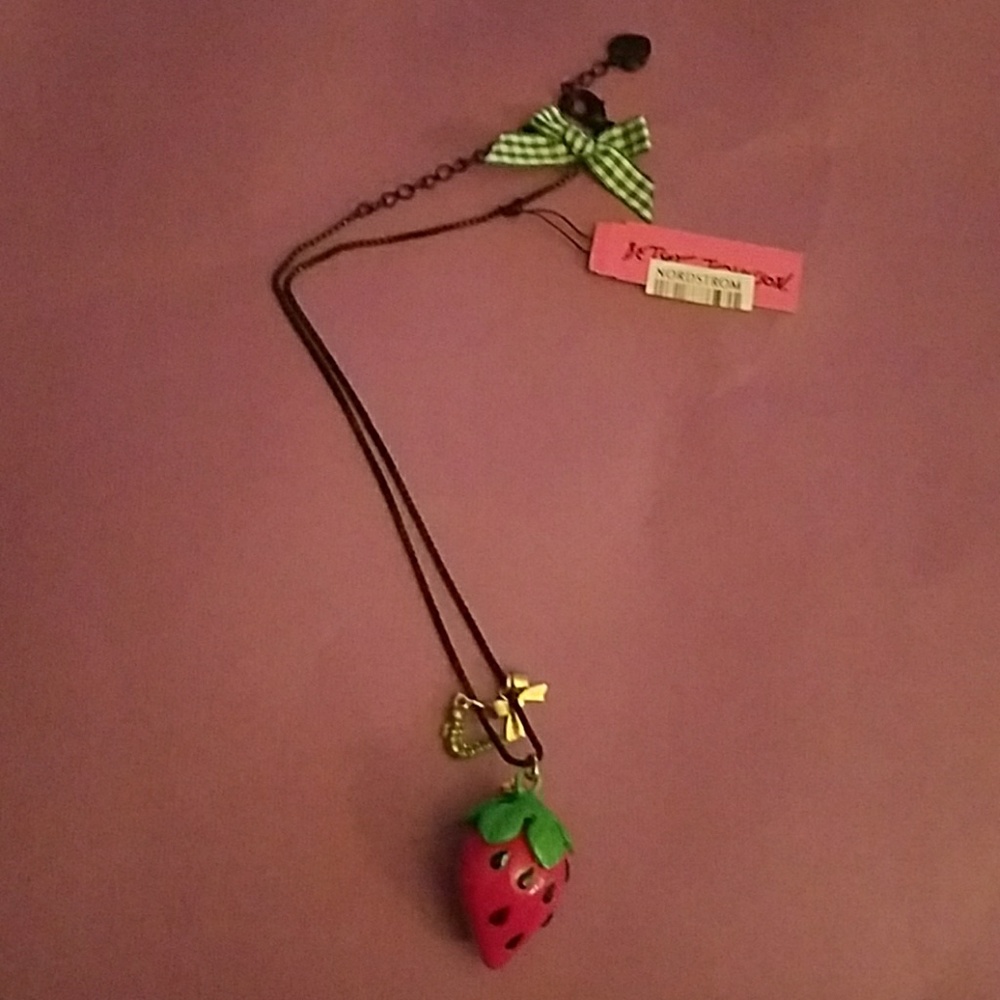 NWT Betsey Johnson necklace
